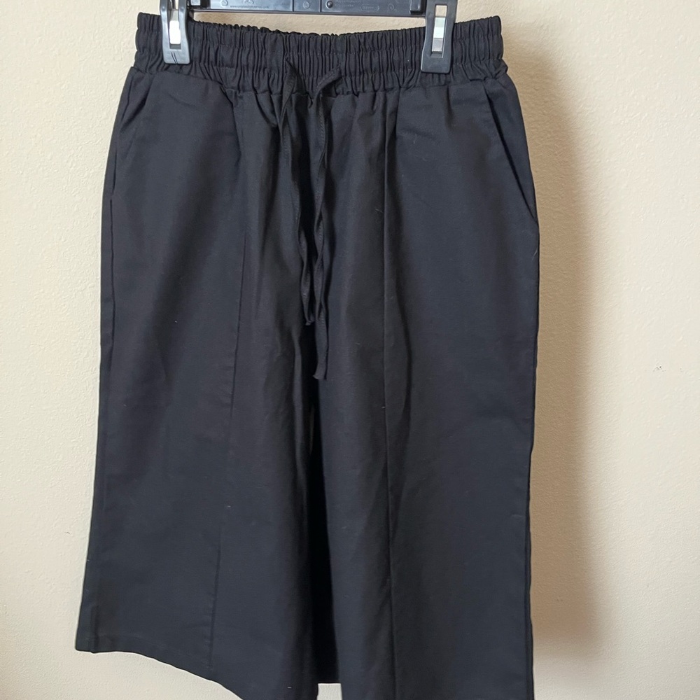 Black Wide-Leg Culottes